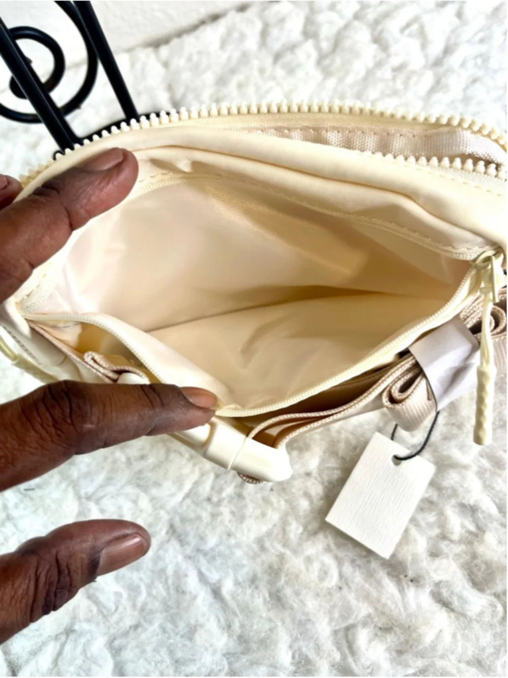 NWT Off-white Fanny Pack embroidered with logo Pica Rica (Tequila)